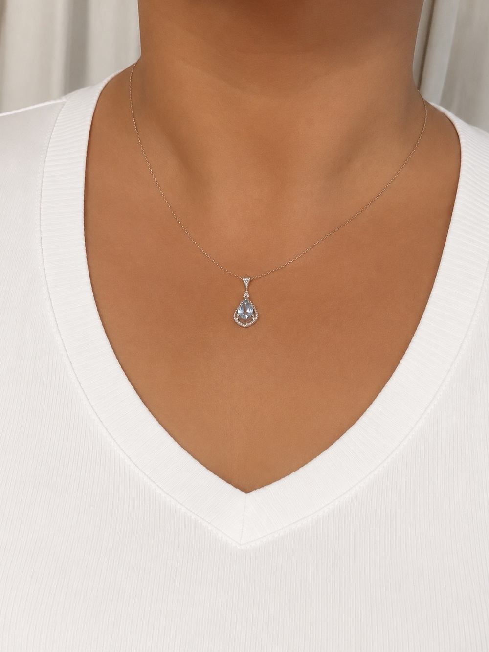 Elegant Sterling Silver Aquamarine Pendant Necklace
